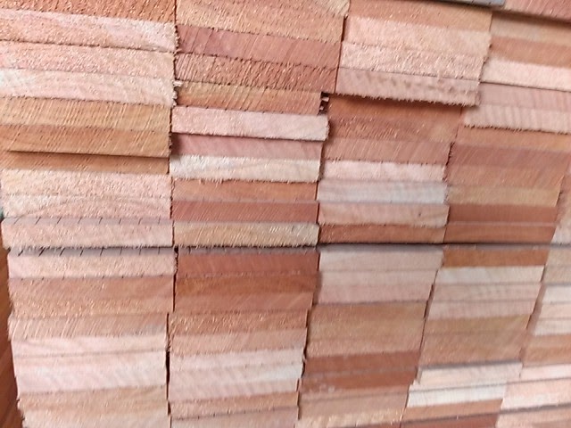 Gỗ Bạch Tùng và gỗ Red Meranti làm nhà yến